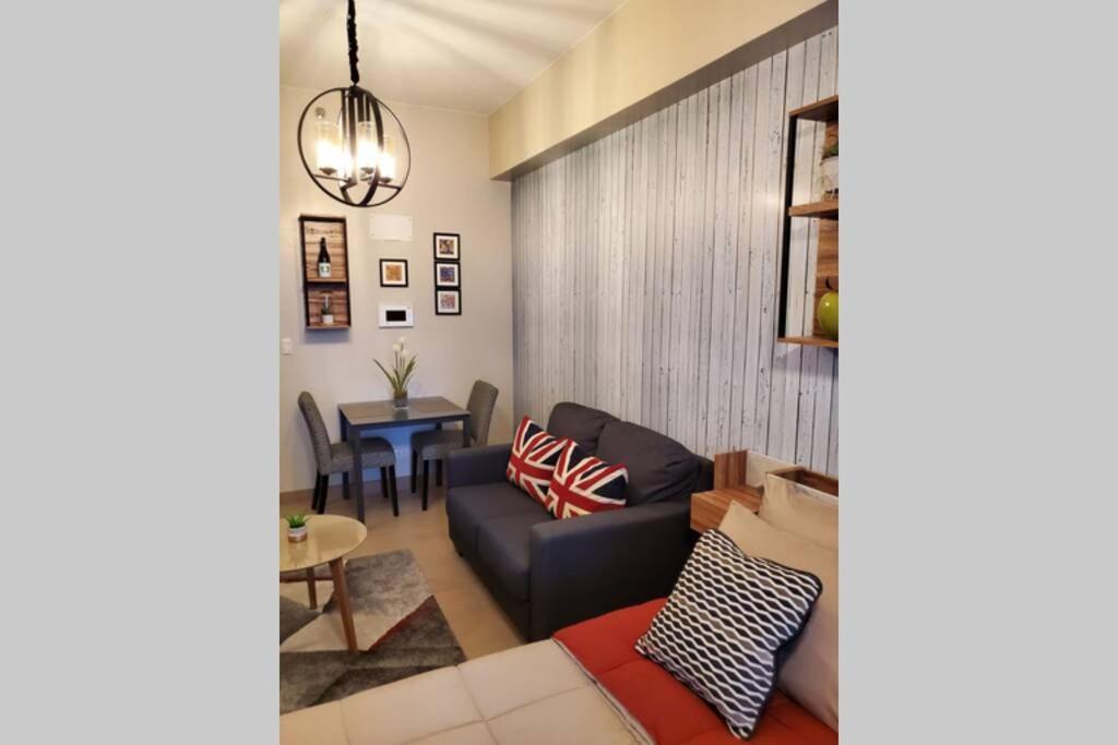 One Eastwood Avenue Tower 2 Apartment Manila Exterior photo
